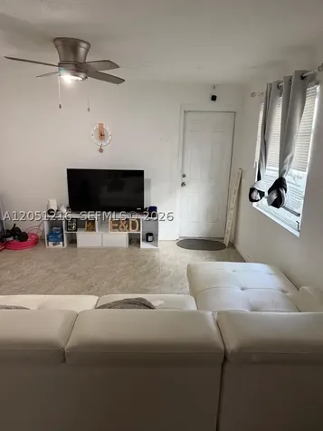 163 NW 40th Street Oakland Park FL 33309