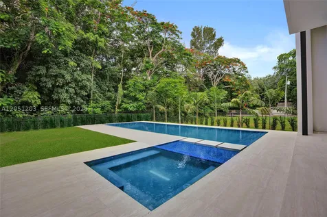 4640 Sunset Drive Miami FL 33143