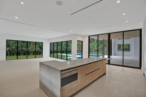 4640 Sunset Drive Miami FL 33143