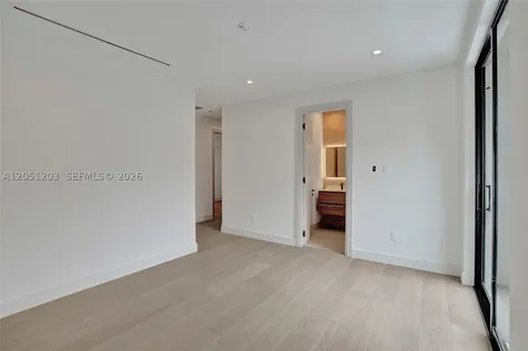 4640 Sunset Drive Miami FL 33143