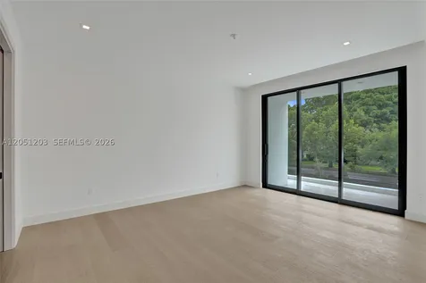 4640 Sunset Drive Miami FL 33143