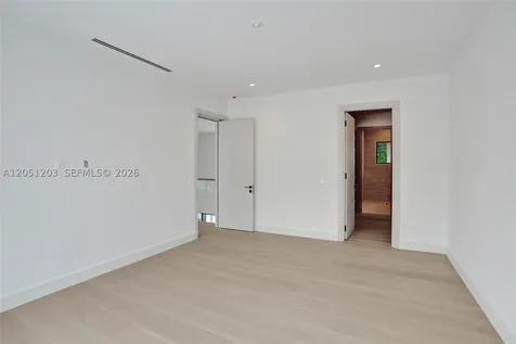 4640 Sunset Drive Miami FL 33143
