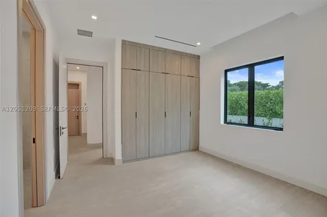 4640 Sunset Drive Miami FL 33143