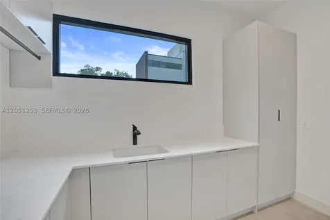 4640 Sunset Drive Miami FL 33143