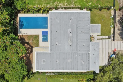 4640 Sunset Drive Miami FL 33143
