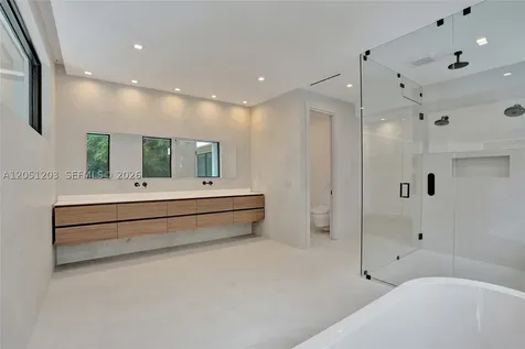 4640 Sunset Drive Miami FL 33143