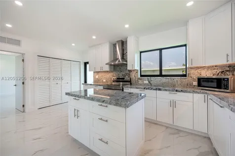 1621 S Treasure Drive North Bay Village FL 33141