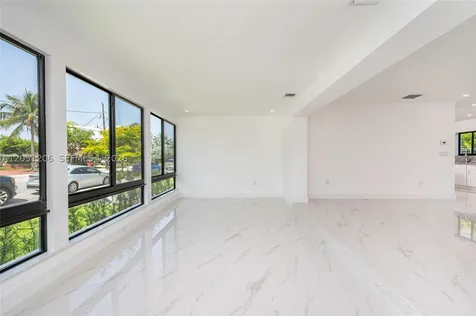 1621 S Treasure Drive North Bay Village FL 33141