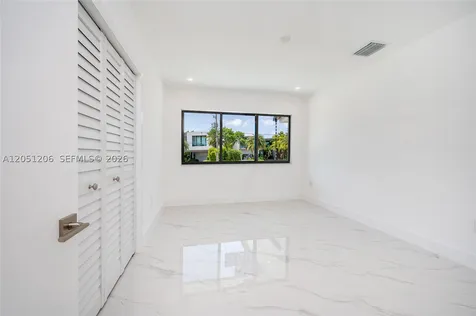 1621 S Treasure Drive North Bay Village FL 33141
