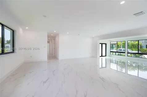 1621 S Treasure Drive North Bay Village FL 33141