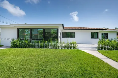 1621 S Treasure Drive North Bay Village FL 33141