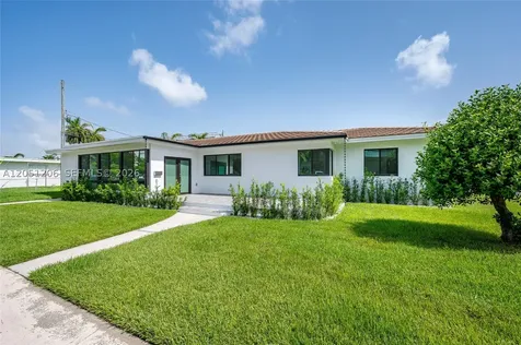 1621 S Treasure Drive North Bay Village FL 33141