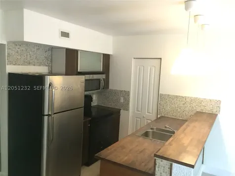 7025 Rue Granville Miami Beach FL 33141