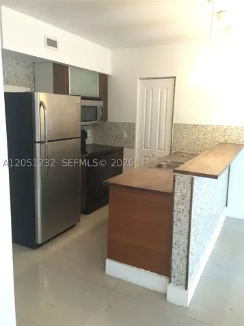 7025 Rue Granville Miami Beach FL 33141