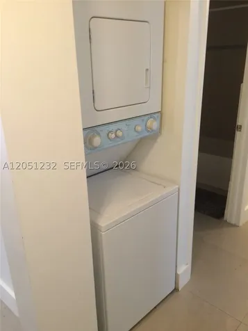 7025 Rue Granville Miami Beach FL 33141