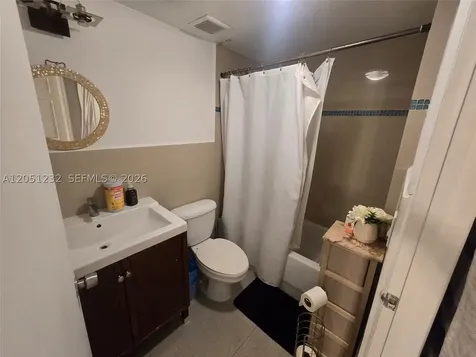 7025 Rue Granville Miami Beach FL 33141