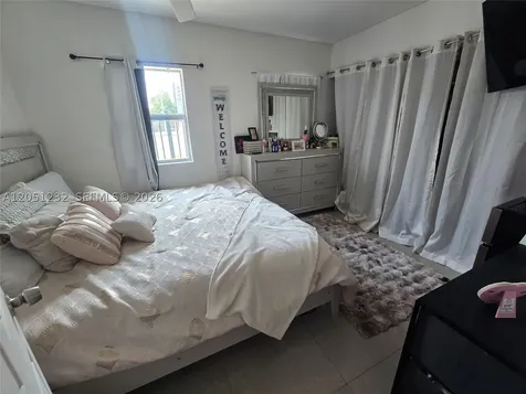 7025 Rue Granville Miami Beach FL 33141