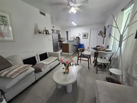 7025 Rue Granville Miami Beach FL 33141