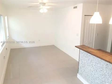 7025 Rue Granville Miami Beach FL 33141
