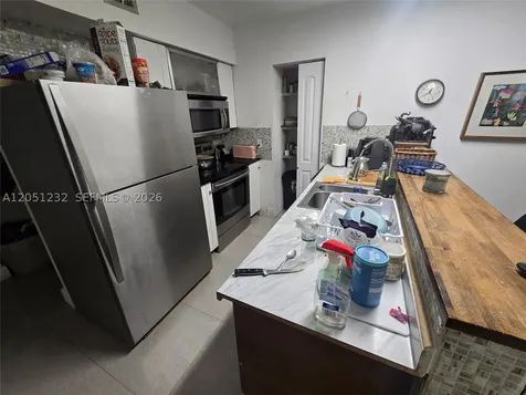 7025 Rue Granville Miami Beach FL 33141