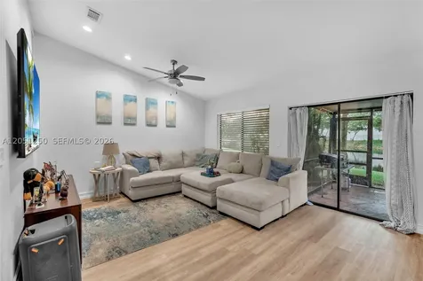 7702 NW 60th Street Tamarac FL 33321