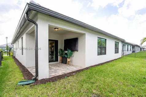 2940 Shortleaf Avenue Lauderdale Lakes FL 33311