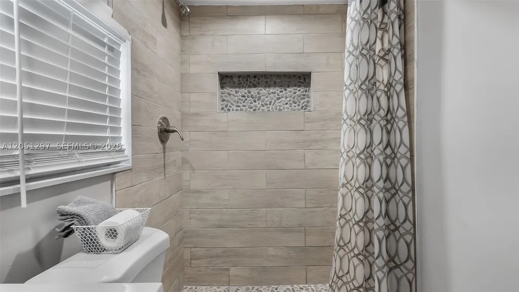 523 N 60th Way Hollywood FL 33024
