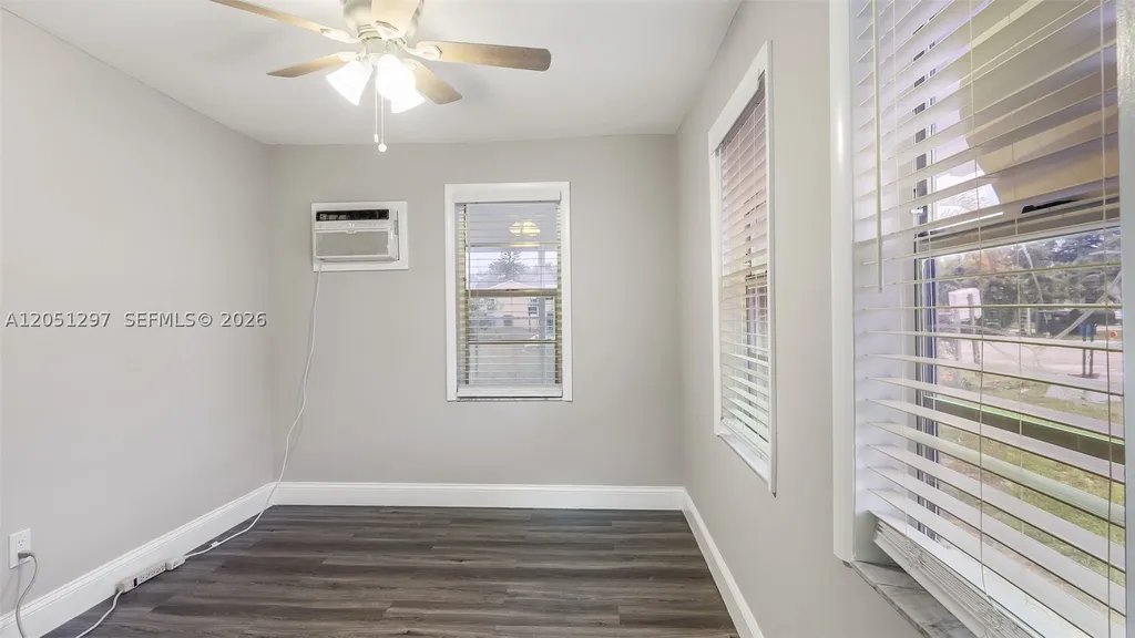 523 N 60th Way Hollywood FL 33024