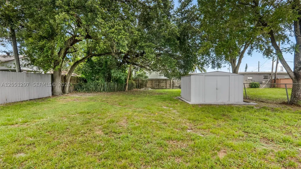 523 N 60th Way Hollywood FL 33024
