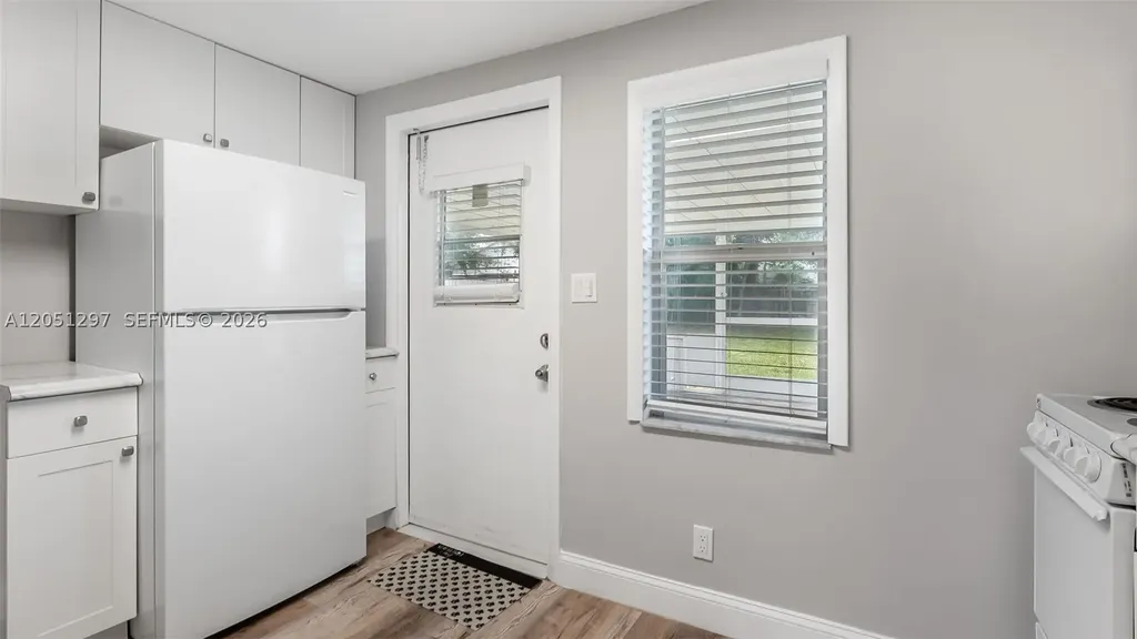 523 N 60th Way Hollywood FL 33024