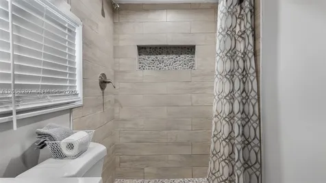 523 N 60th Way Hollywood FL 33024