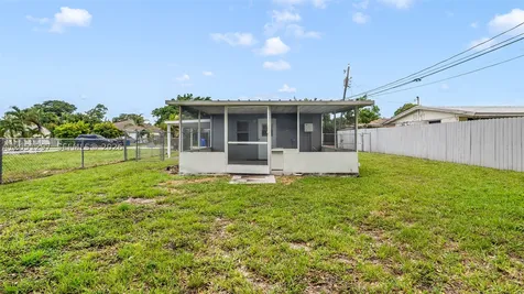 523 N 60th Way Hollywood FL 33024