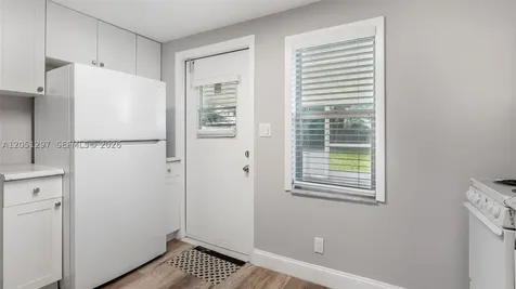 523 N 60th Way Hollywood FL 33024