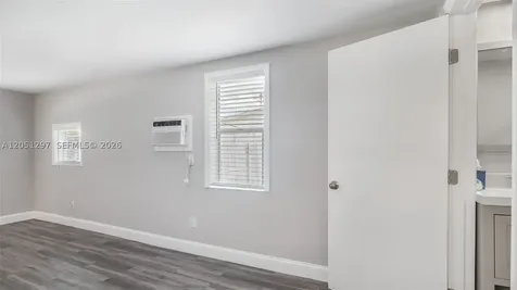 523 N 60th Way Hollywood FL 33024