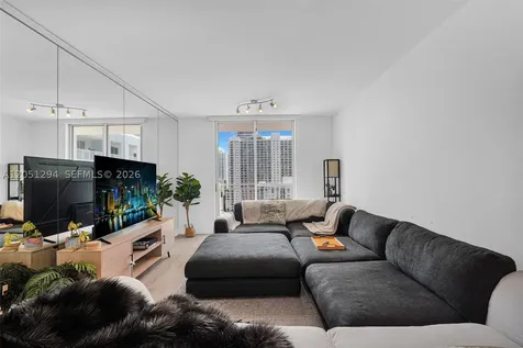 185 SE 14th Terrace Miami FL 33131
