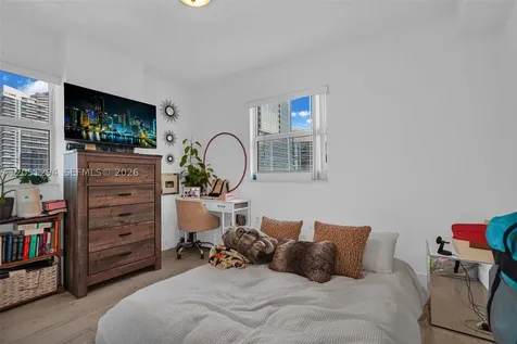 185 SE 14th Terrace Miami FL 33131