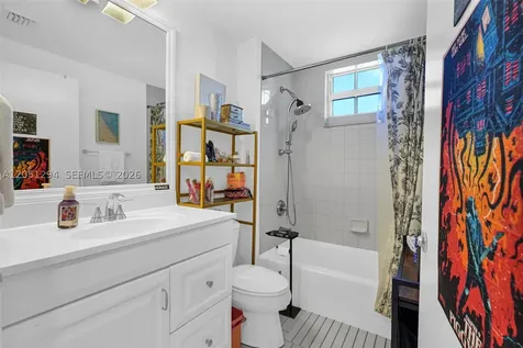 185 SE 14th Terrace Miami FL 33131