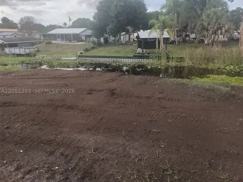 3707 SE 27th Street Okeechobee FL 34974