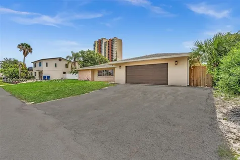 411 Wilma Circle Riviera Beach FL 33404
