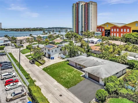 411 Wilma Circle Riviera Beach FL 33404