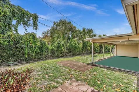 411 Wilma Circle Riviera Beach FL 33404