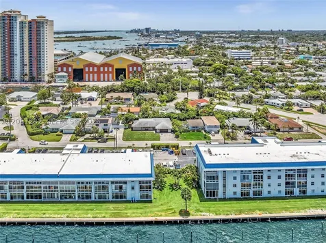 411 Wilma Circle Riviera Beach FL 33404