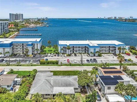 411 Wilma Circle Riviera Beach FL 33404