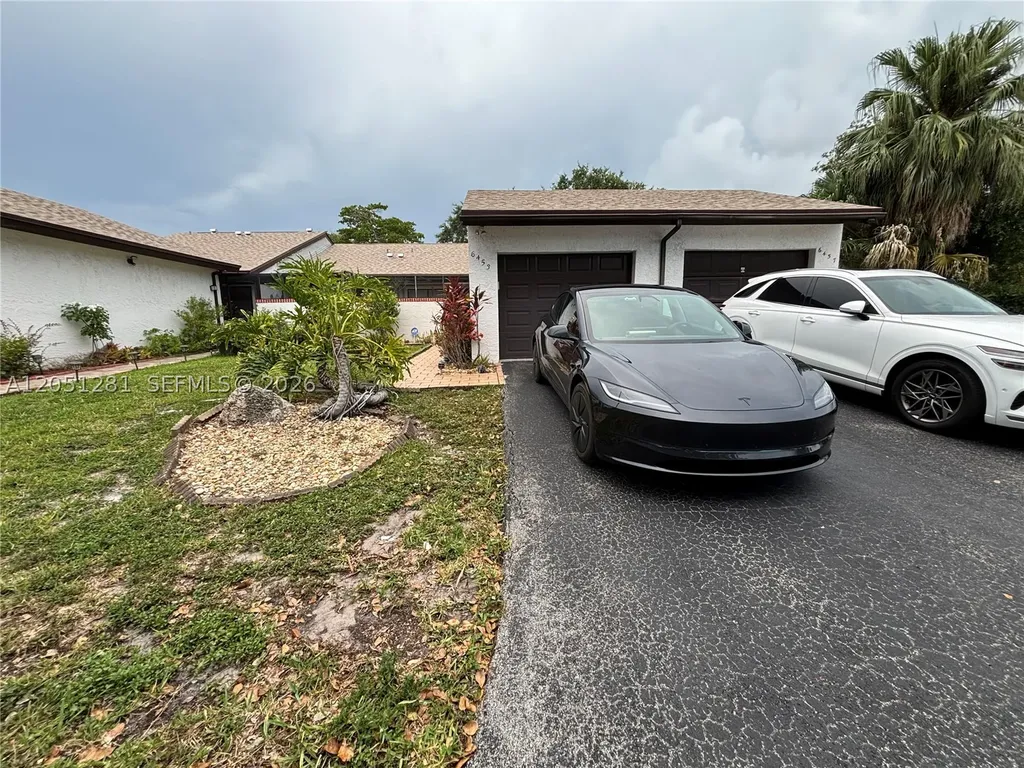 6453 W Pinehurst Circle W Tamarac FL 33321