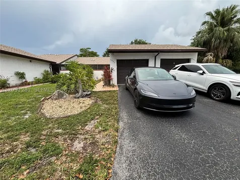 6453 W Pinehurst Circle W Tamarac FL 33321