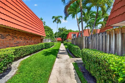 719 NW 98th Circle Plantation FL 33324