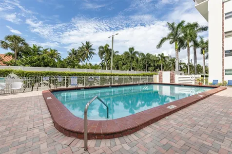 3199 S Ocean Drive Hallandale Beach FL 33009
