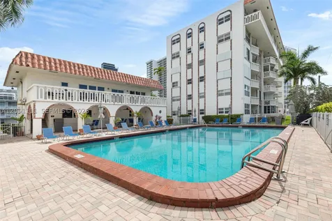 3199 S Ocean Drive Hallandale Beach FL 33009