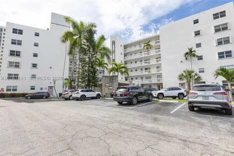 3199 S Ocean Drive Hallandale Beach FL 33009