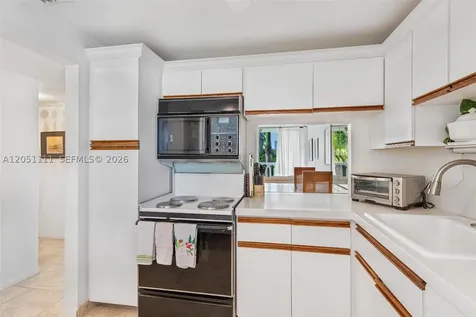 3199 S Ocean Drive Hallandale Beach FL 33009